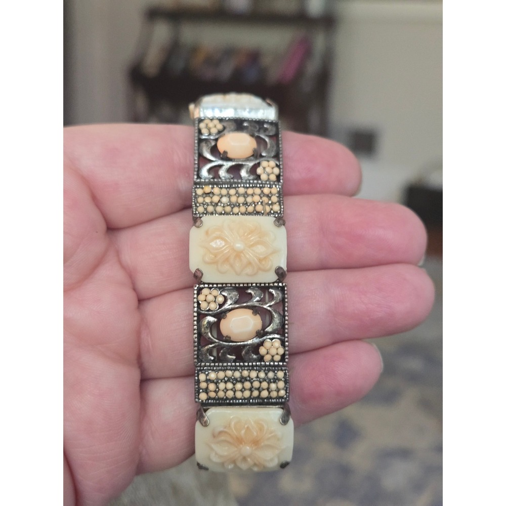 Carved Celluloid Stretchy Bracelet Vintage Silvertone